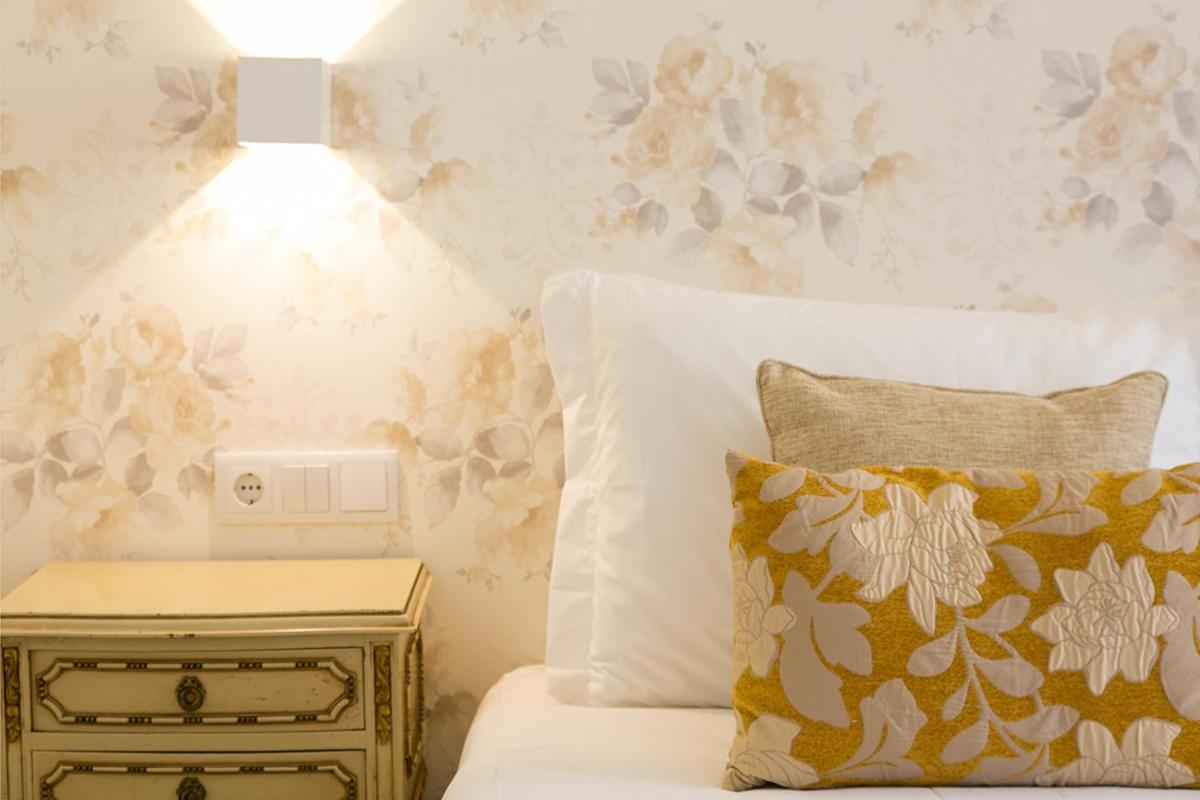 Suites Amalia Guesthouse Near Rossio Square Лиссабон Экстерьер фото