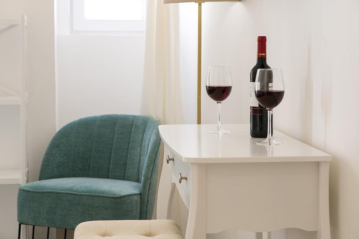 Suites Amalia Guesthouse Near Rossio Square Лиссабон Экстерьер фото