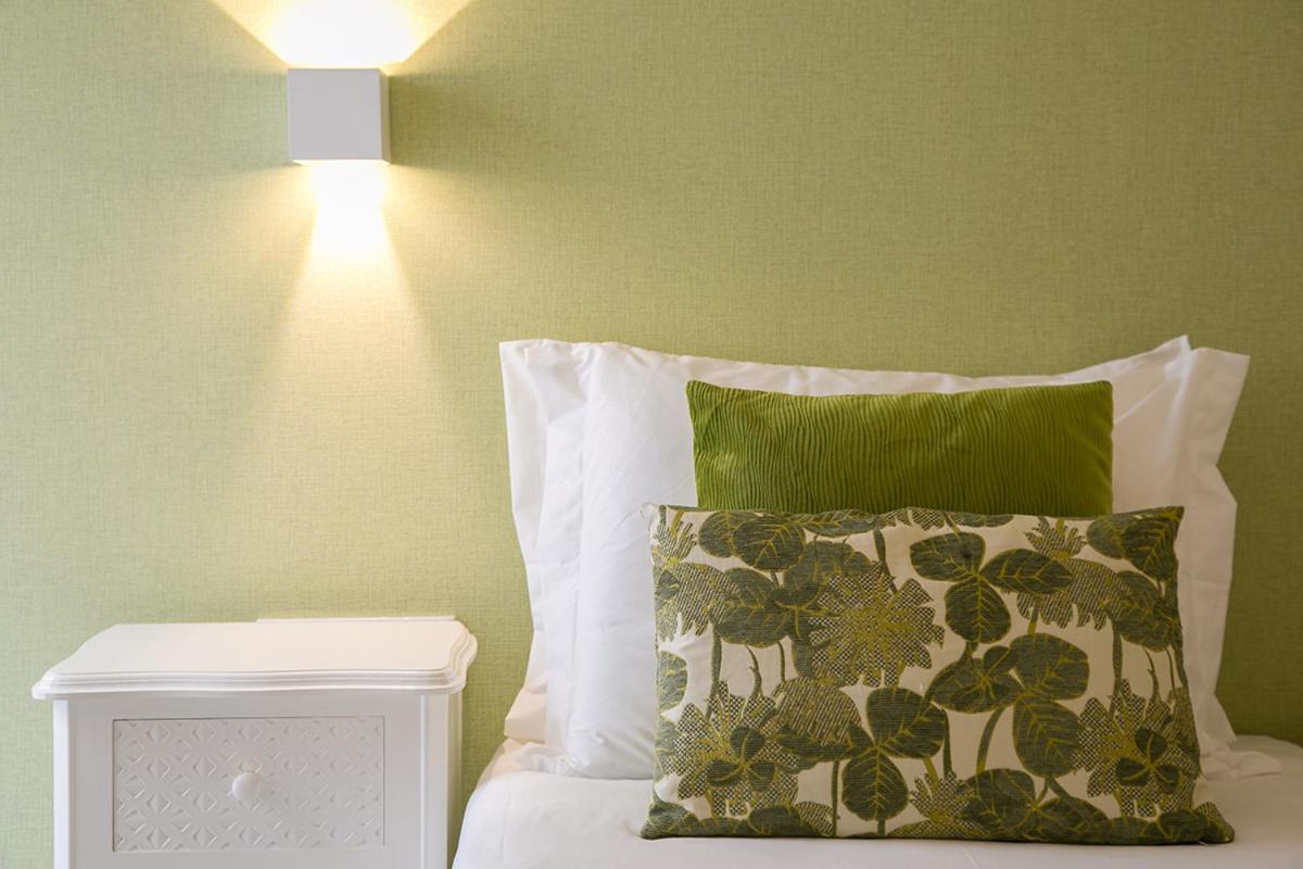 Suites Amalia Guesthouse Near Rossio Square Лиссабон Экстерьер фото