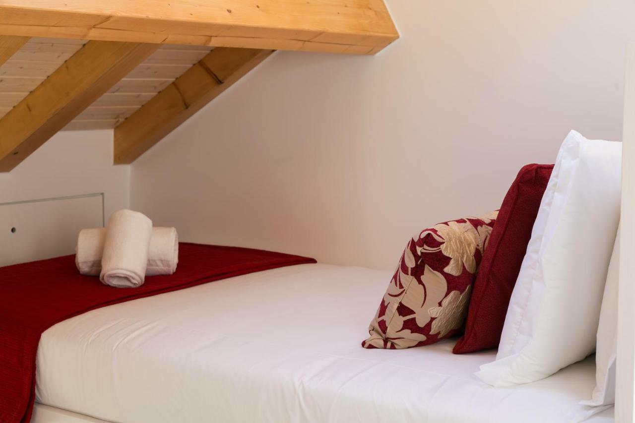 Suites Amalia Guesthouse Near Rossio Square Лиссабон Экстерьер фото