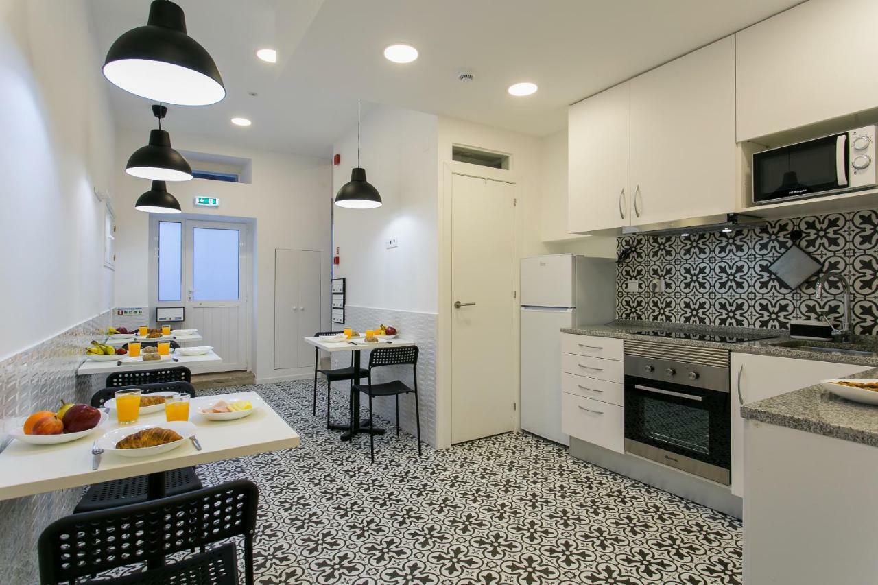 Suites Amalia Guesthouse Near Rossio Square Лиссабон Экстерьер фото